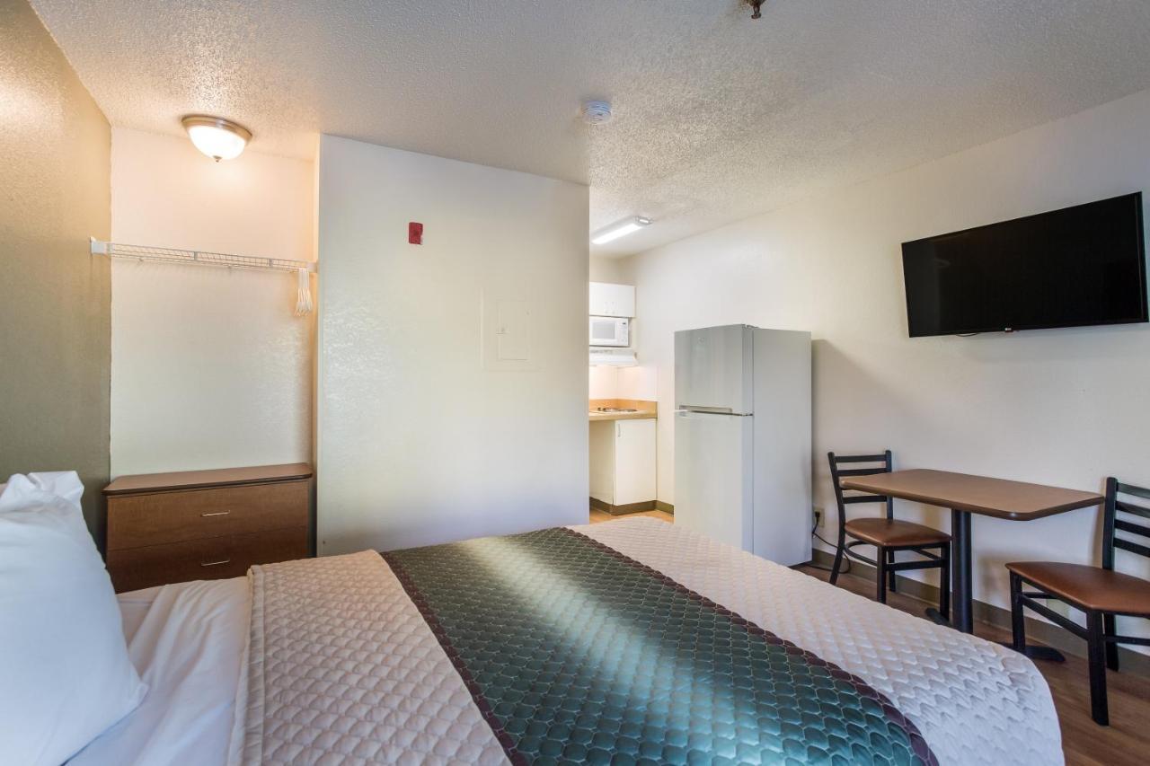 Hometowne Studios By Red Roof Nashville - Airport/Briley Pkwy Eksteriør bilde