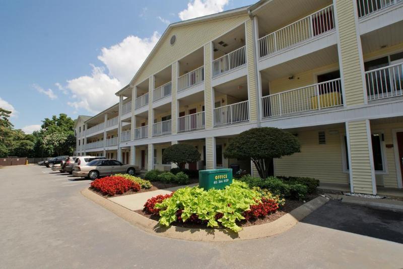 Hometowne Studios By Red Roof Nashville - Airport/Briley Pkwy Eksteriør bilde