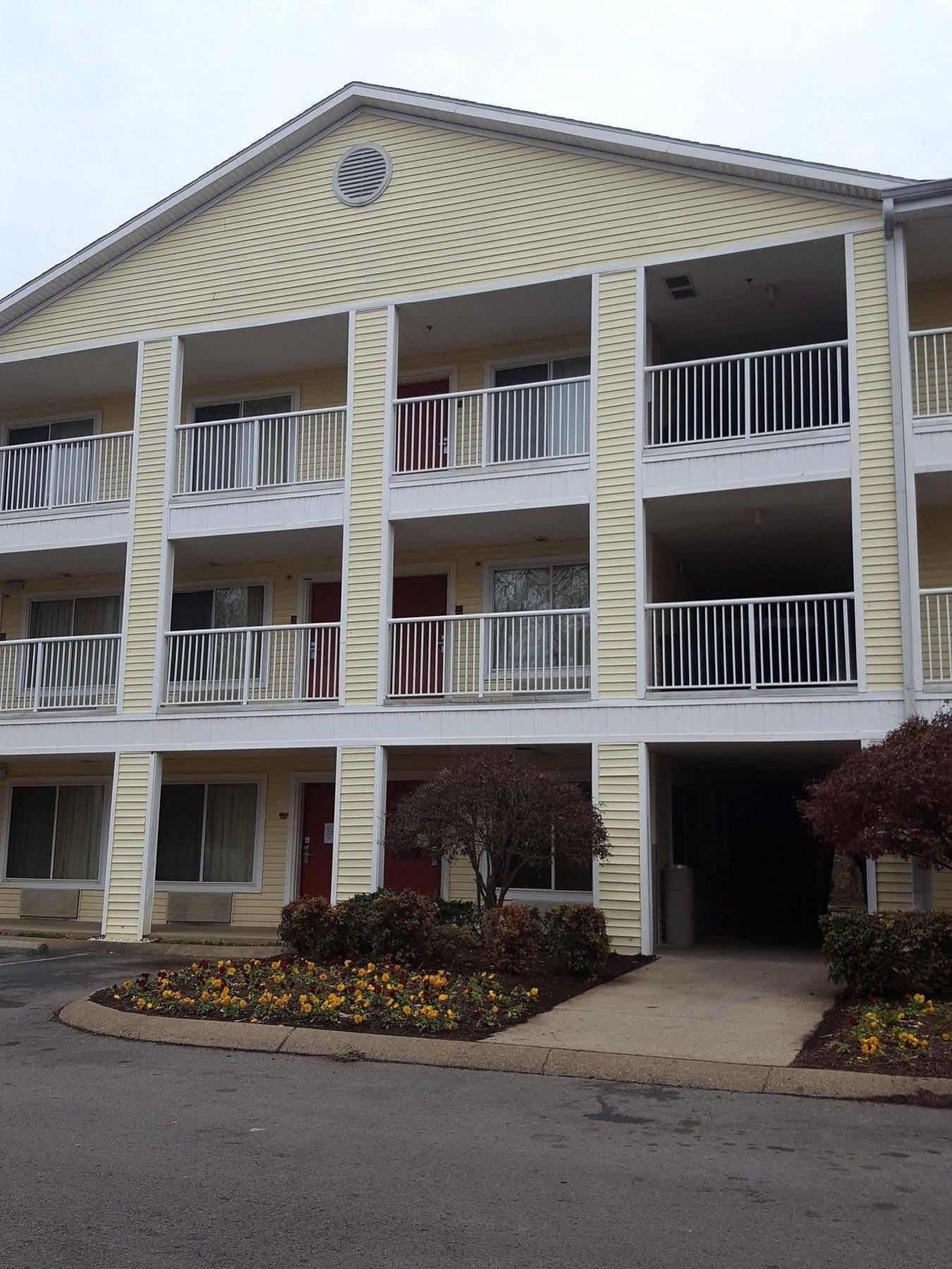 Hometowne Studios By Red Roof Nashville - Airport/Briley Pkwy Eksteriør bilde